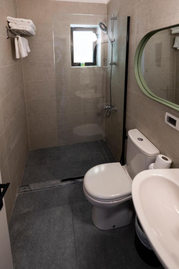 Julia'S Hotel Suites Amman Ngoại thất bức ảnh